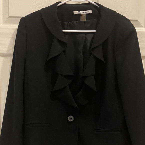 NyGard Black Womens Ruffled Front Jacket - Picture 3 of 5